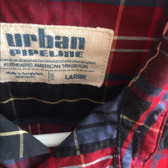 ➡️2/$25❗️⬅️Youth size boy’s button down shirt ❤️ - Picture 2 of 3